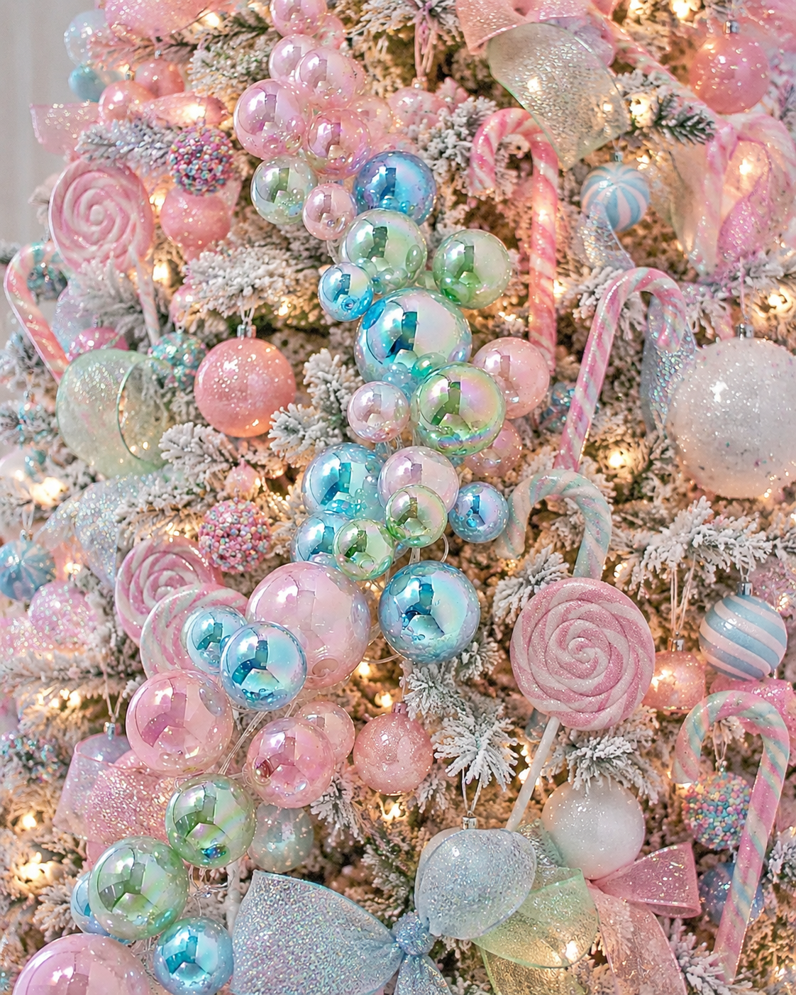 Iridescent Ball Garland 4 feet