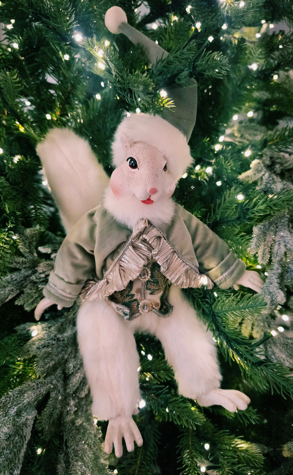 Vickerman 14-inch squirrel