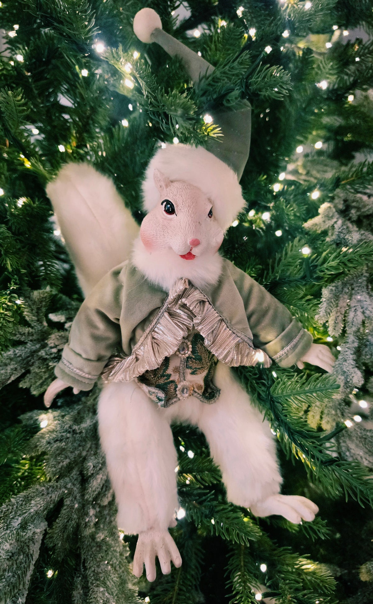 Vickerman 14-inch squirrel